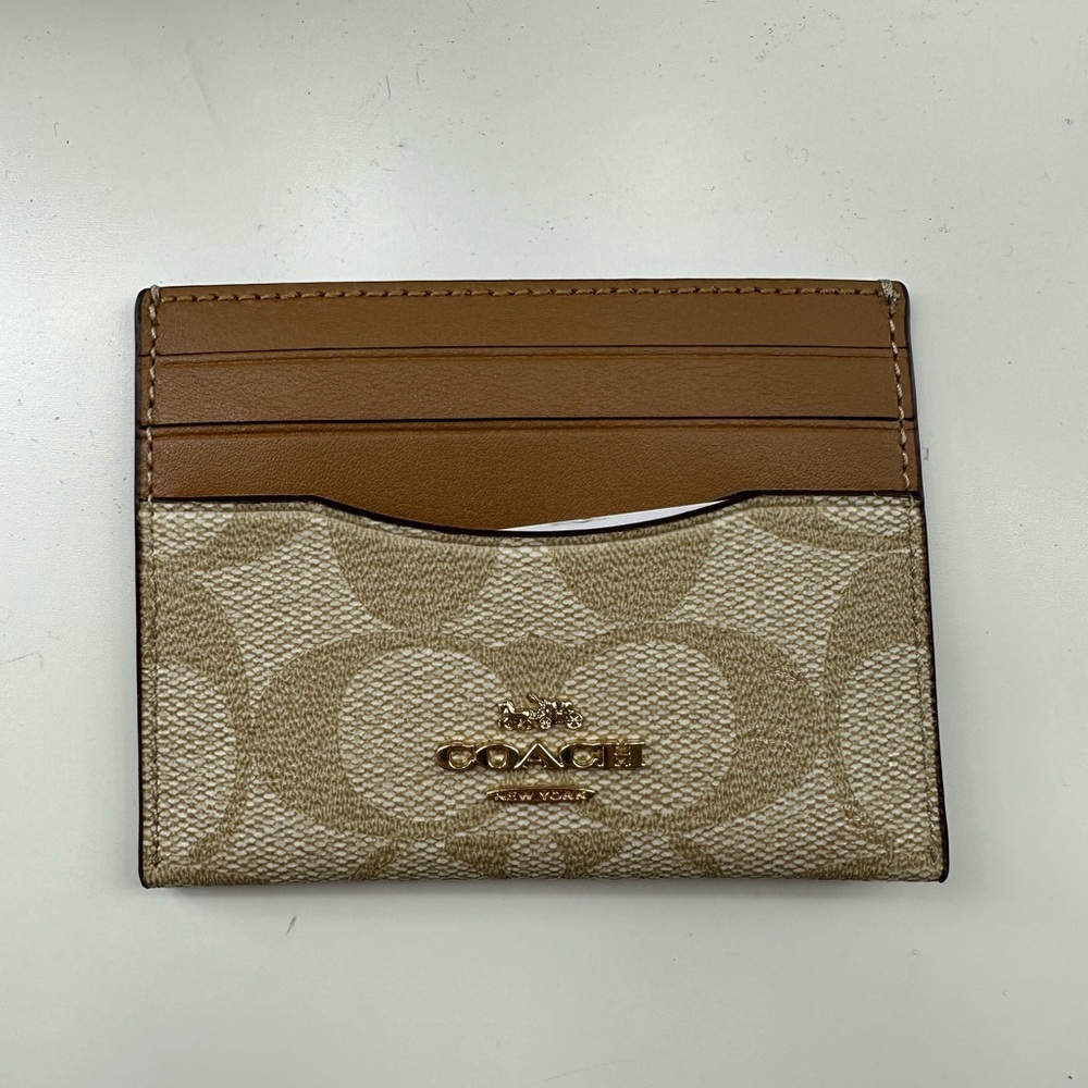 Coach ID holder